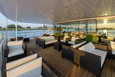 Avalon Waterways Avalon Illumination Observation Lounge.jpg